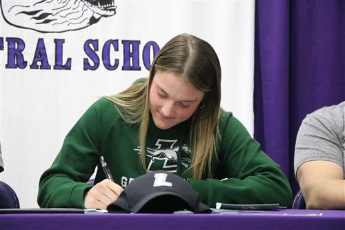 Kailey Signing