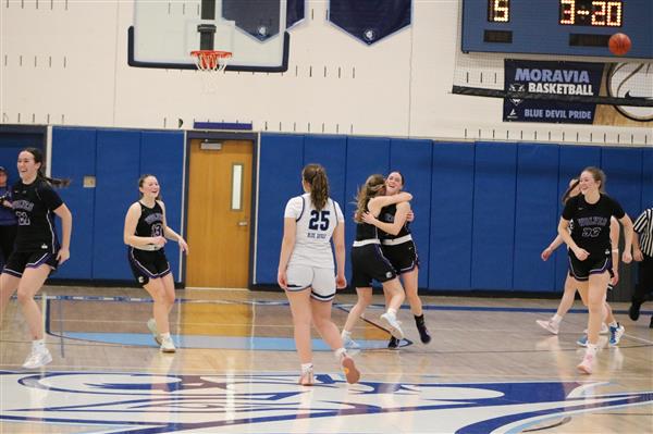 Lady Wolves Stun Defending Champs, Advance to Semifinals